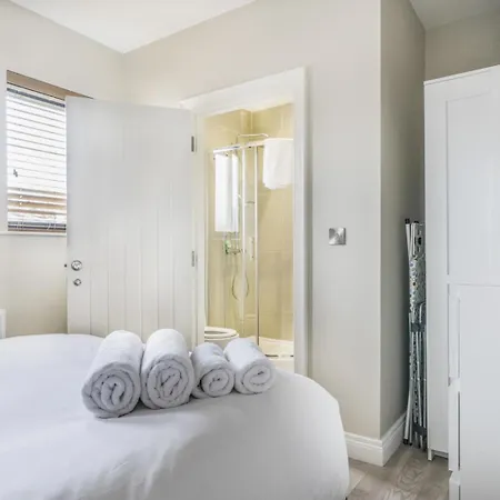 The Manhattan - 1 Bd City Ap - Gold Short Term Stays Belfast Exterior photo
