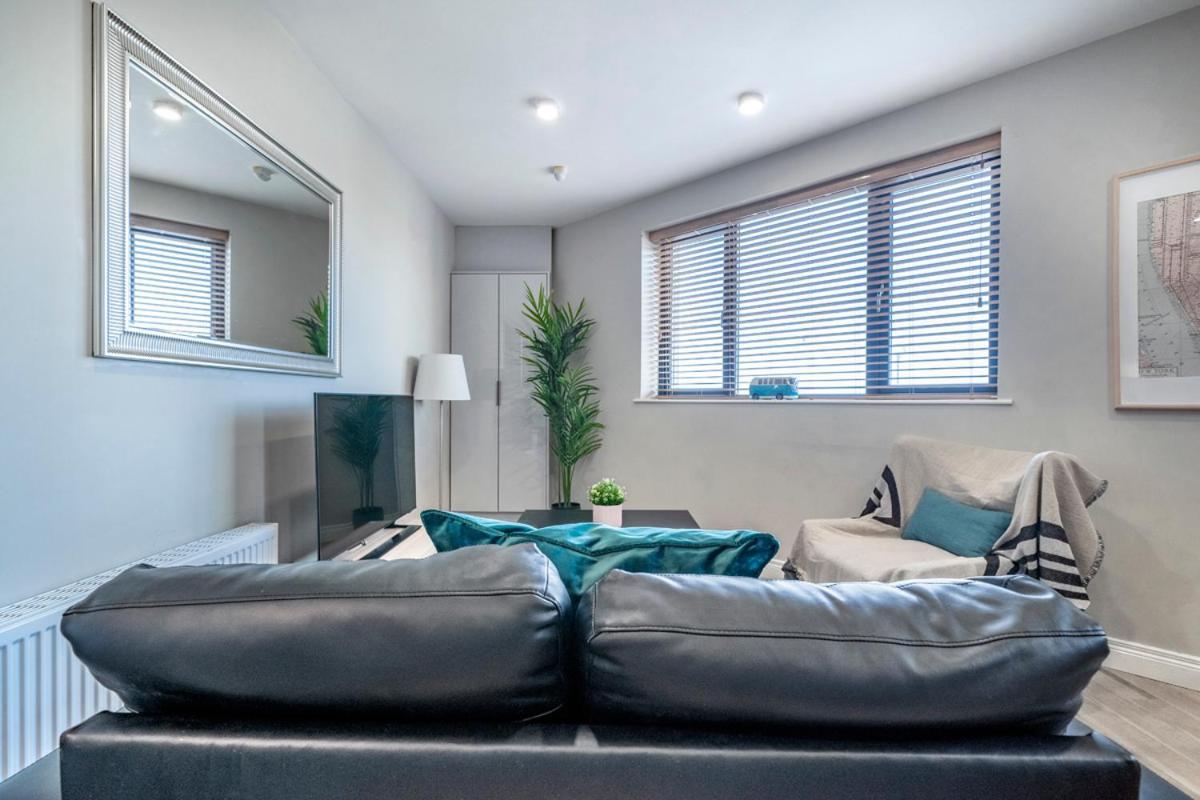The Manhattan - 1 Bd Ap - Gold Short Term * Belfast
